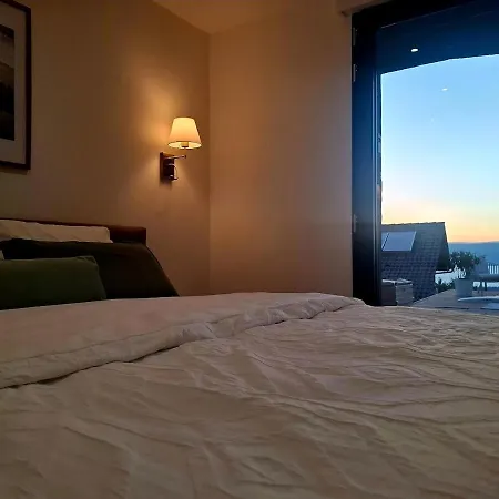 Vue Exceptionnelle Et Piscine Appartement Orcier