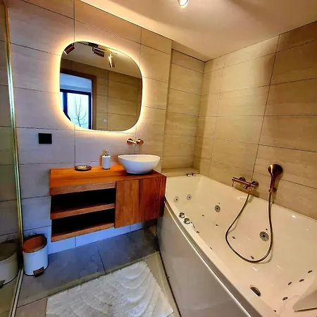 Vue Exceptionnelle Et Piscine Appartement *