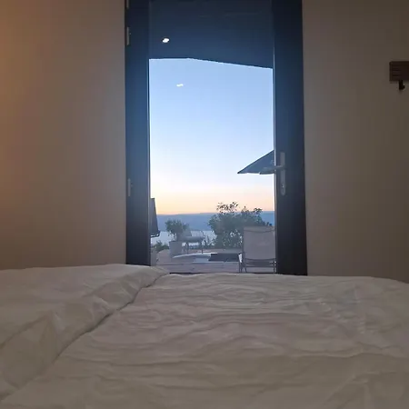 Vue Exceptionnelle Et Piscine Orcier